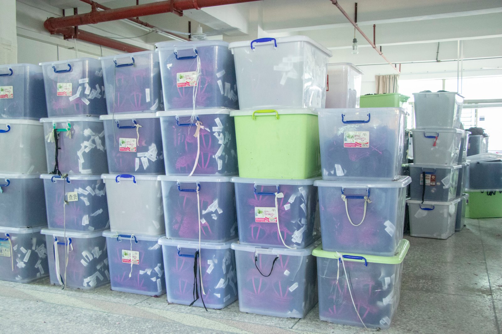 Negotiating Better Prices with Lingerie Manufacturers alt with keywords: Two people having a friendly negotiation over coffee