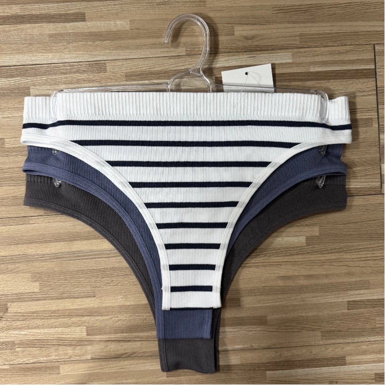 alt with keywords: A close-up of a seamless panty with a custom jacquard pattern knitted into the fabric