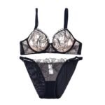 Embroidered non-molded cup set