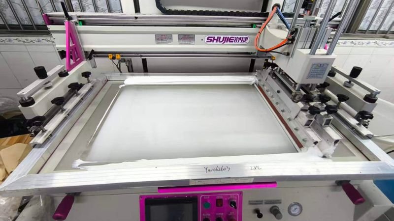 Glue-coating machine